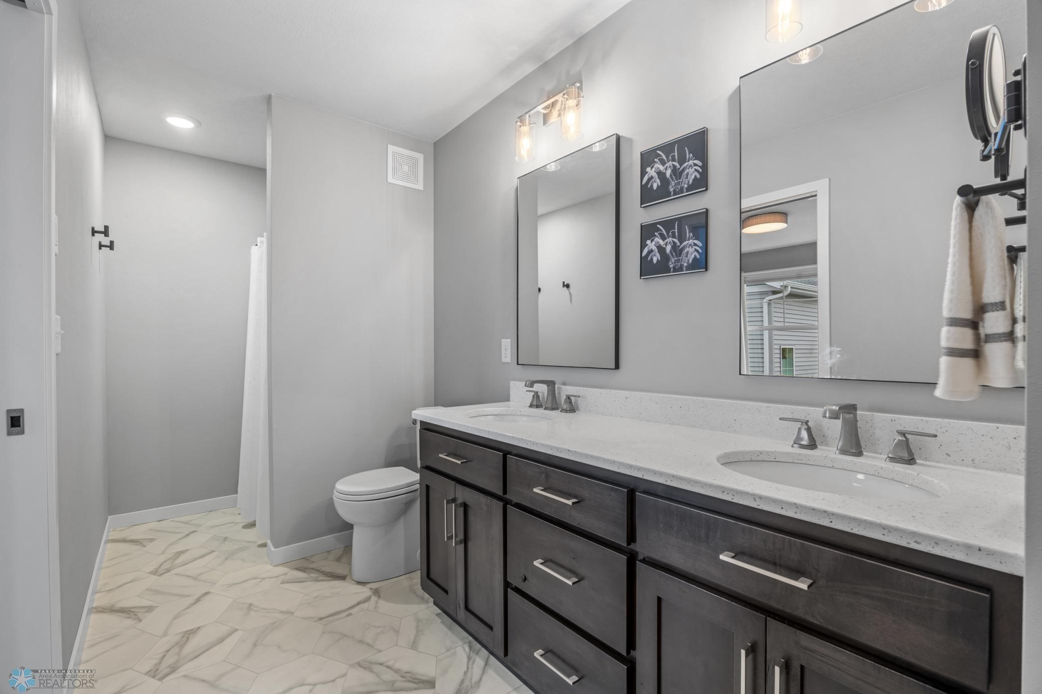 Fargo, North Dakota 58102, United States, 3 Bedrooms Bedrooms, ,2 BathroomsBathrooms,Residential,Pending Sale,250152