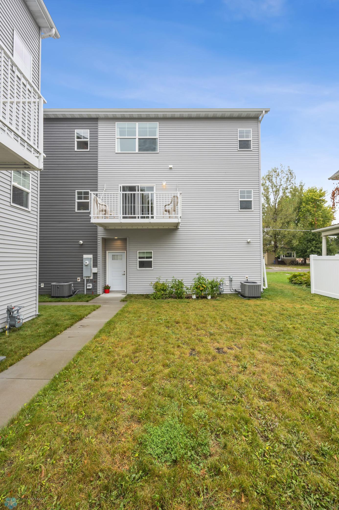 Fargo, North Dakota 58102, United States, 3 Bedrooms Bedrooms, ,2 BathroomsBathrooms,Residential,Pending Sale,250152