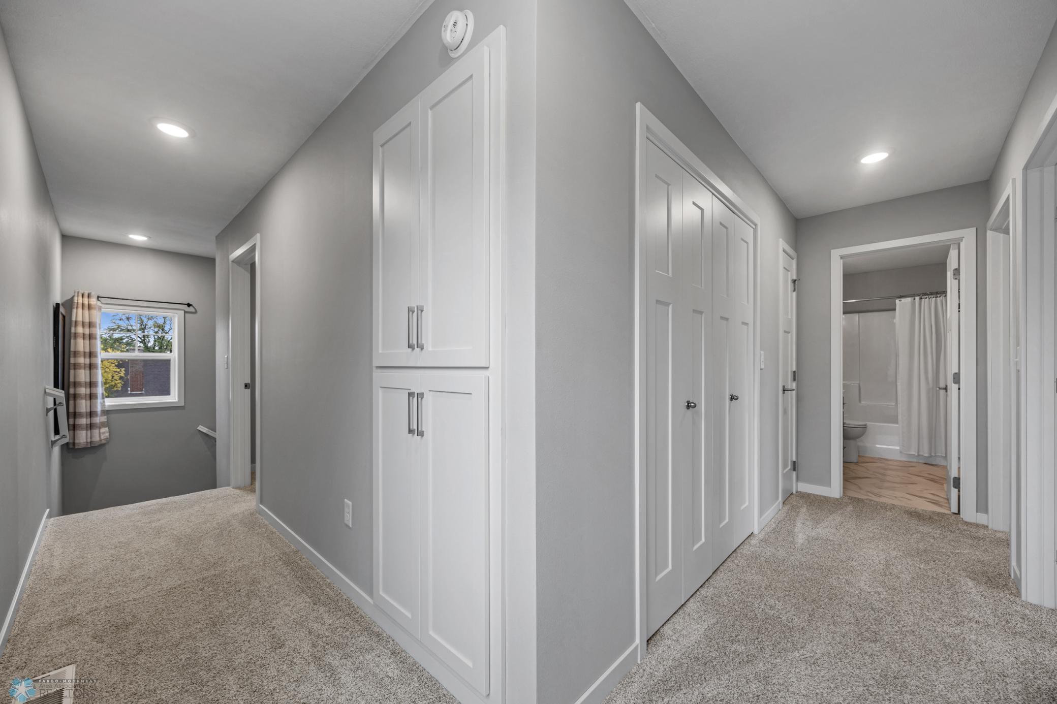 Fargo, North Dakota 58102, United States, 3 Bedrooms Bedrooms, ,2 BathroomsBathrooms,Residential,Pending Sale,250152