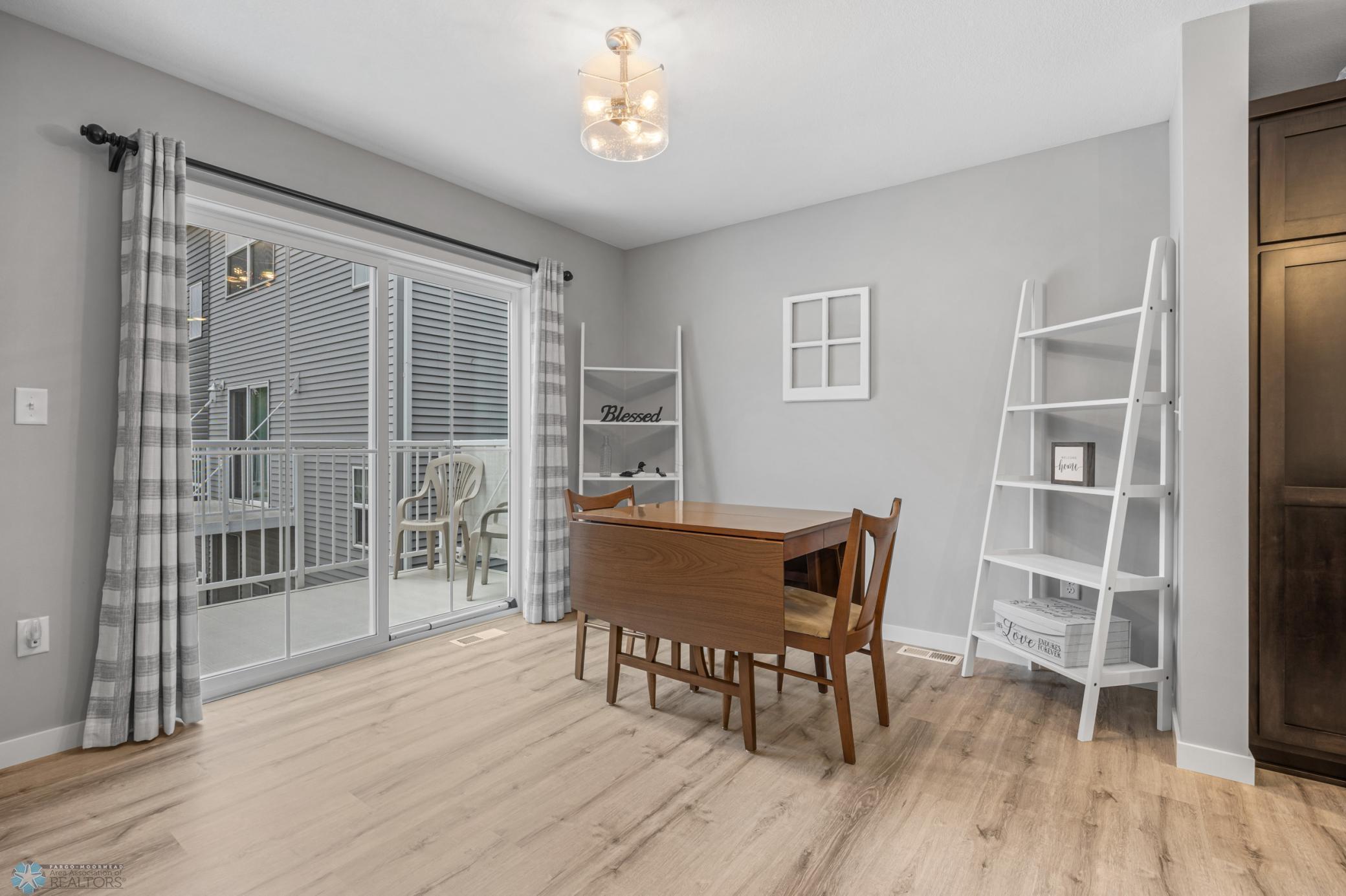 Fargo, North Dakota 58102, United States, 3 Bedrooms Bedrooms, ,2 BathroomsBathrooms,Residential,Pending Sale,250152