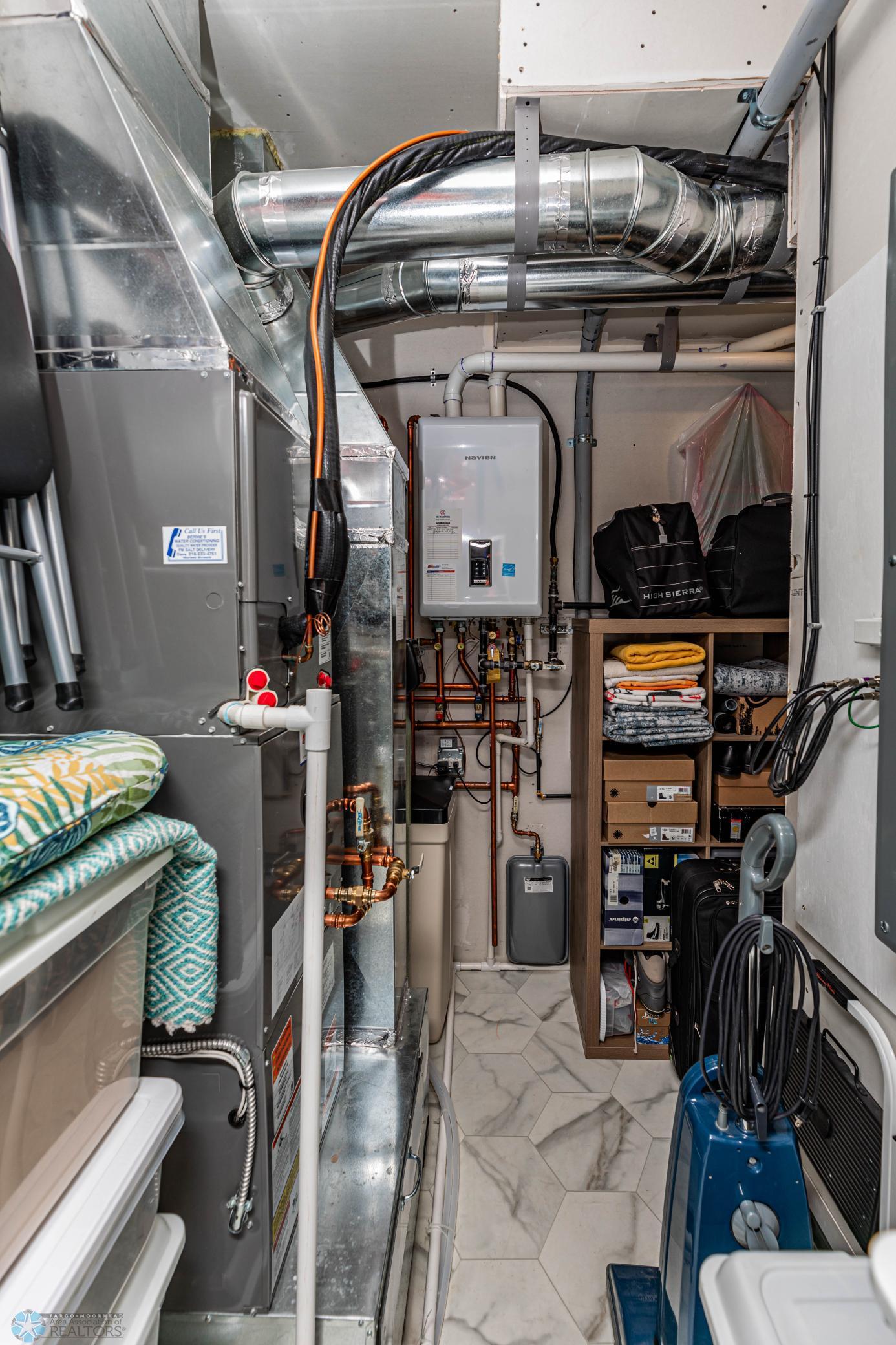 Fargo, North Dakota 58102, United States, 3 Bedrooms Bedrooms, ,2 BathroomsBathrooms,Residential,Pending Sale,250152