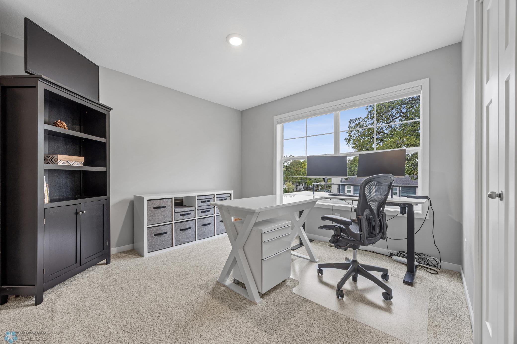 Fargo, North Dakota 58102, United States, 3 Bedrooms Bedrooms, ,2 BathroomsBathrooms,Residential,Pending Sale,250152