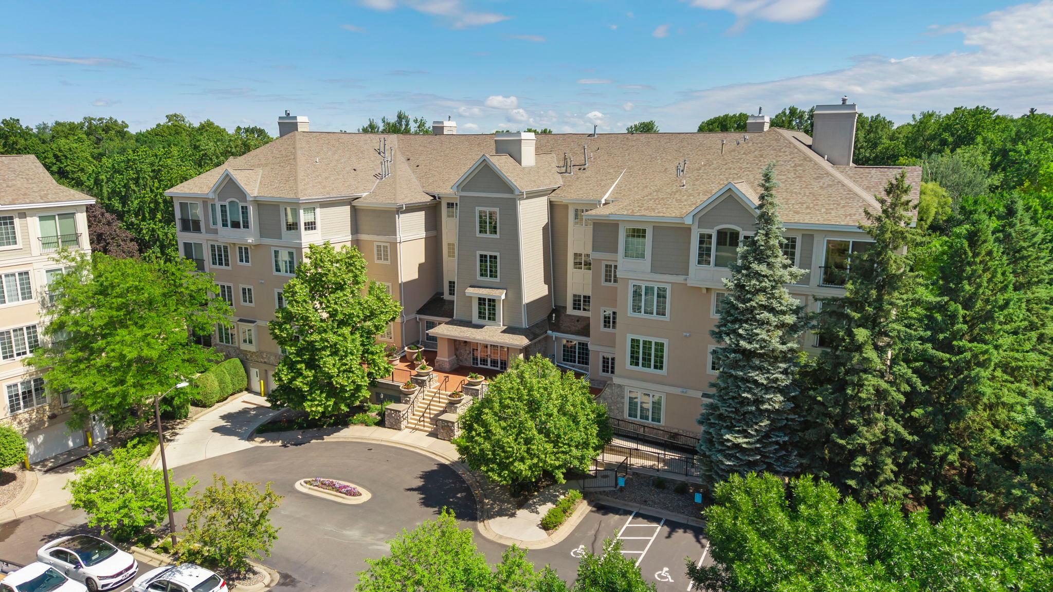11460 Fairfield Road W 103