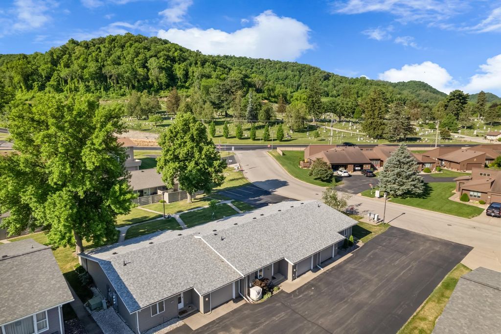 Photo of 1402 Mcnally Drive #B, Winona, MN 55987 (MLS # 7080932)
