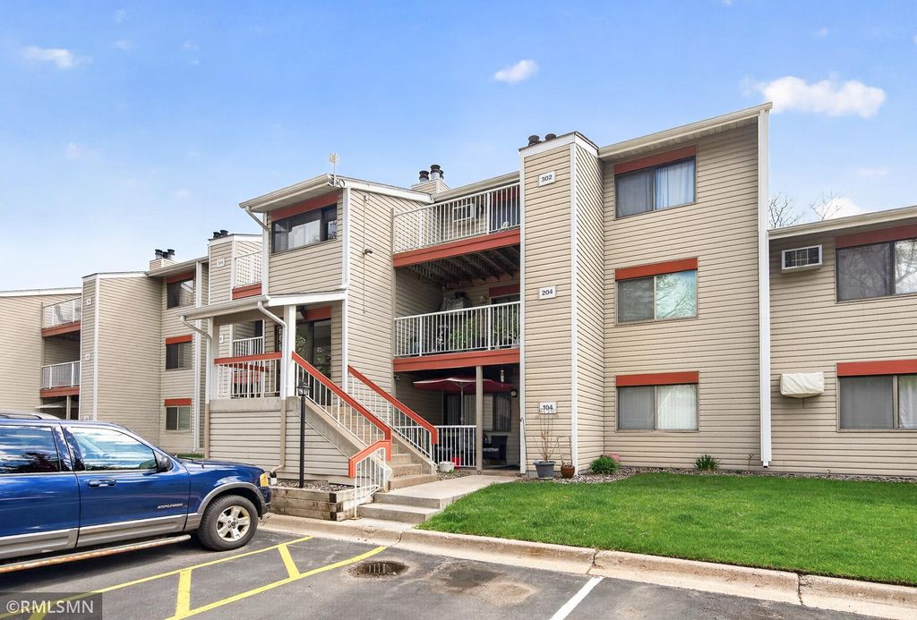 Photo of 400 Shelard Parkway #203, Saint Louis Park, MN 55426 (MLS # 7063150)