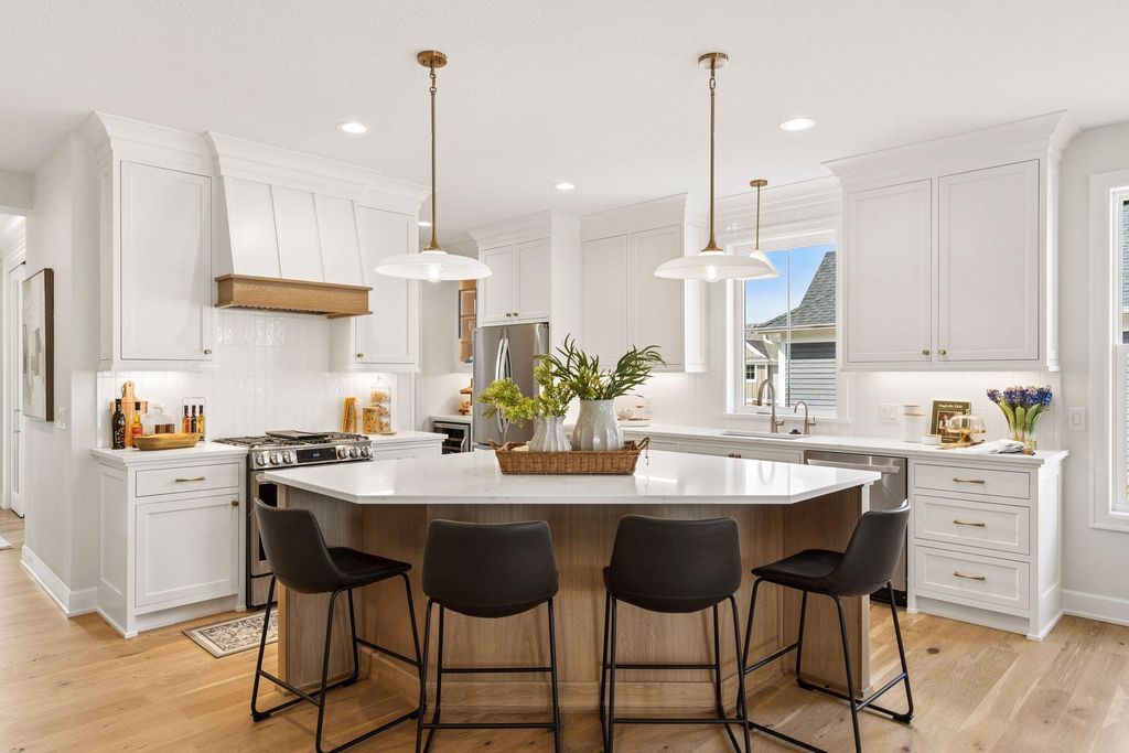 Photo of 118 Spring Farm Road, North Oaks, MN 55127 (MLS # 6796809)