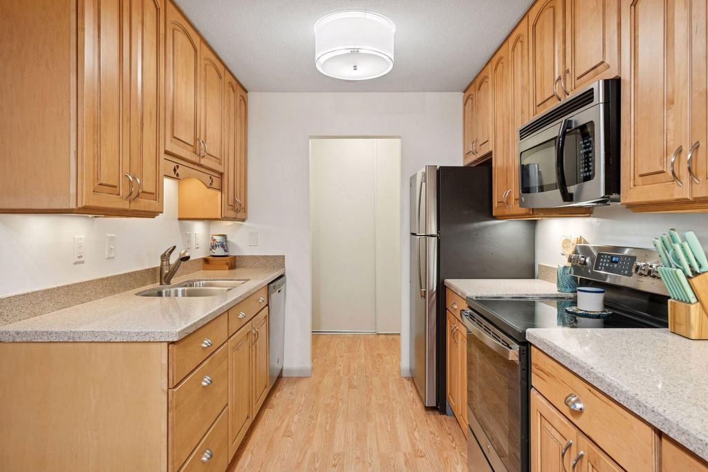 Photo of 4350 Brookside Court #108, Edina, MN 55436 (MLS # 6822217)