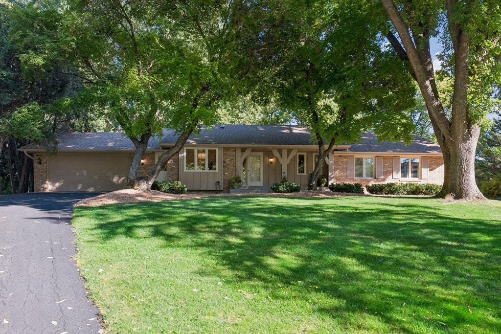 Photo of 6619 Londonderry Drive, Edina, MN 55436 (MLS # 7136100)