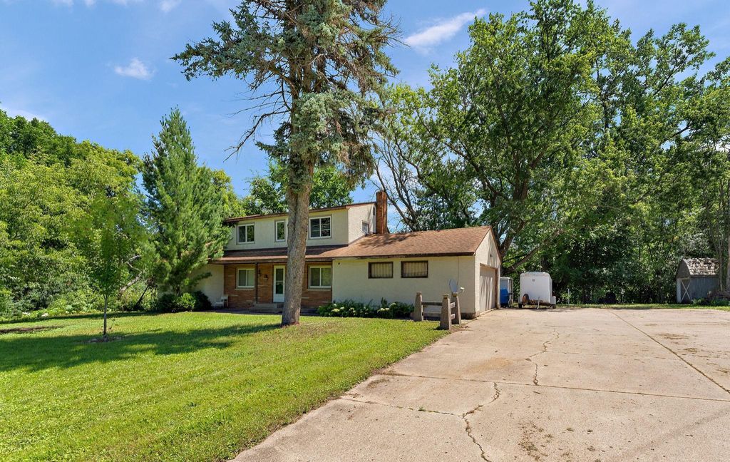 Photo of 2300 Pagel Road, Mendota Heights, MN 55120 (MLS # 6721083)
