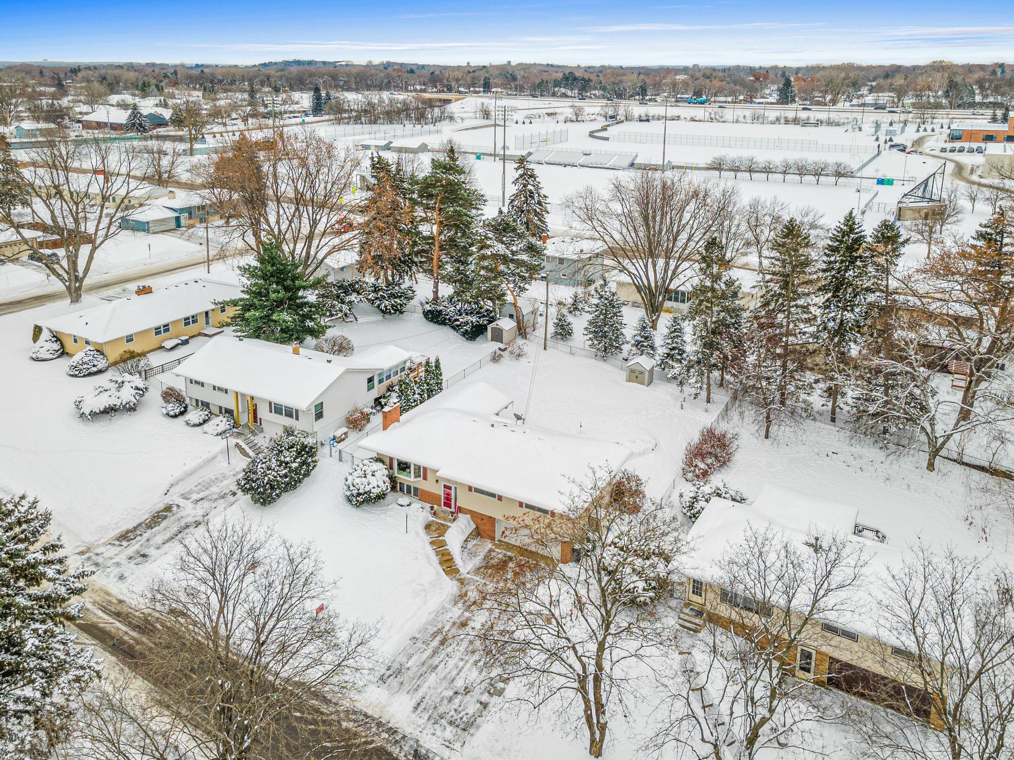 1190 Sextant Avenue W