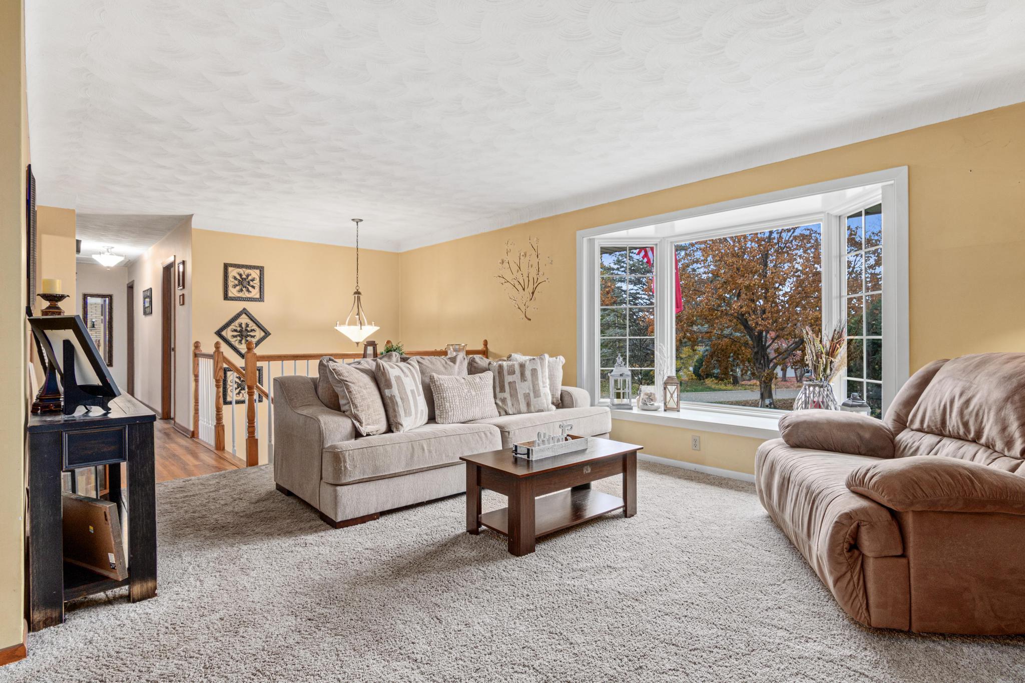 1190 Sextant Avenue W