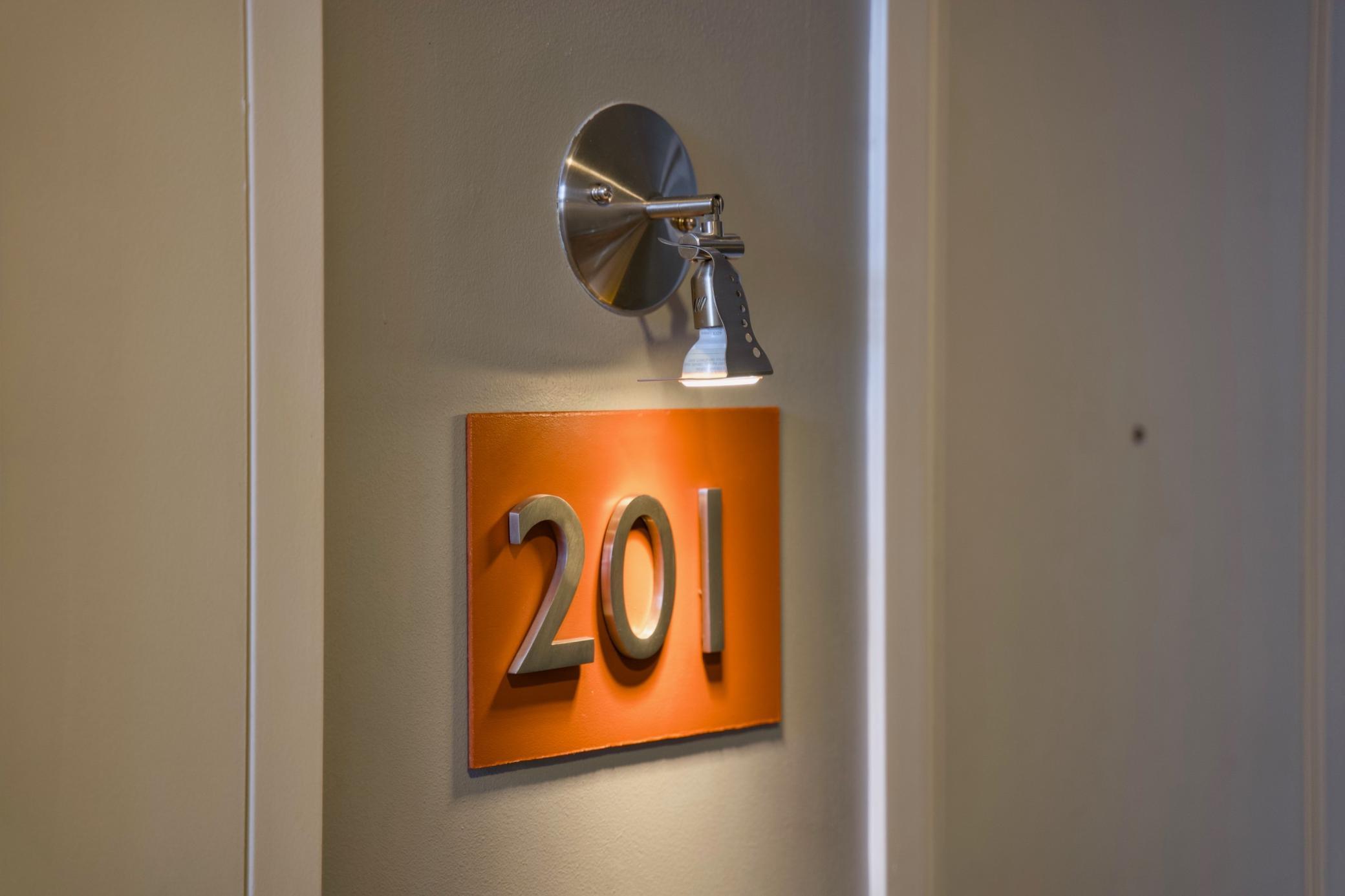 445 Wacouta Street 201