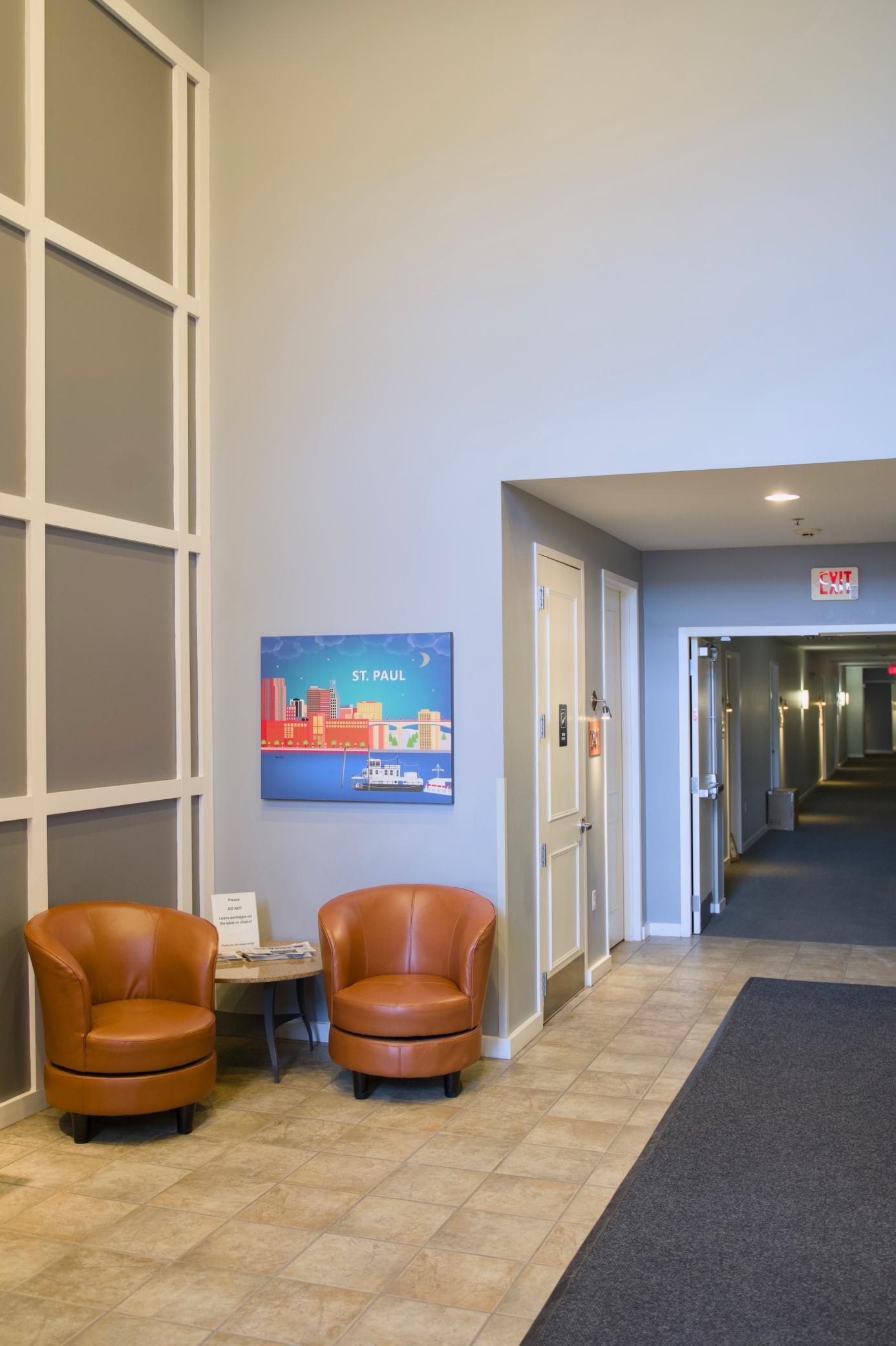 445 Wacouta Street 201