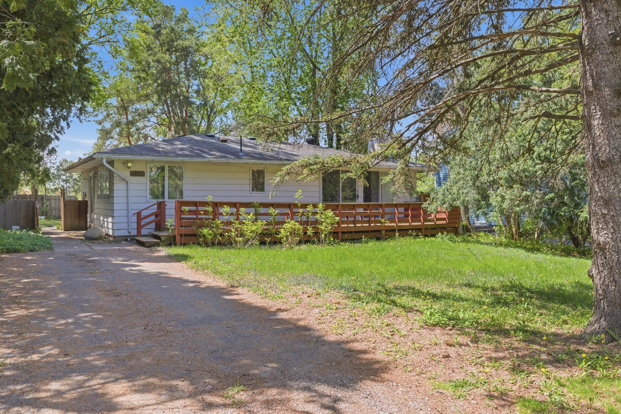 1122 County Road C E