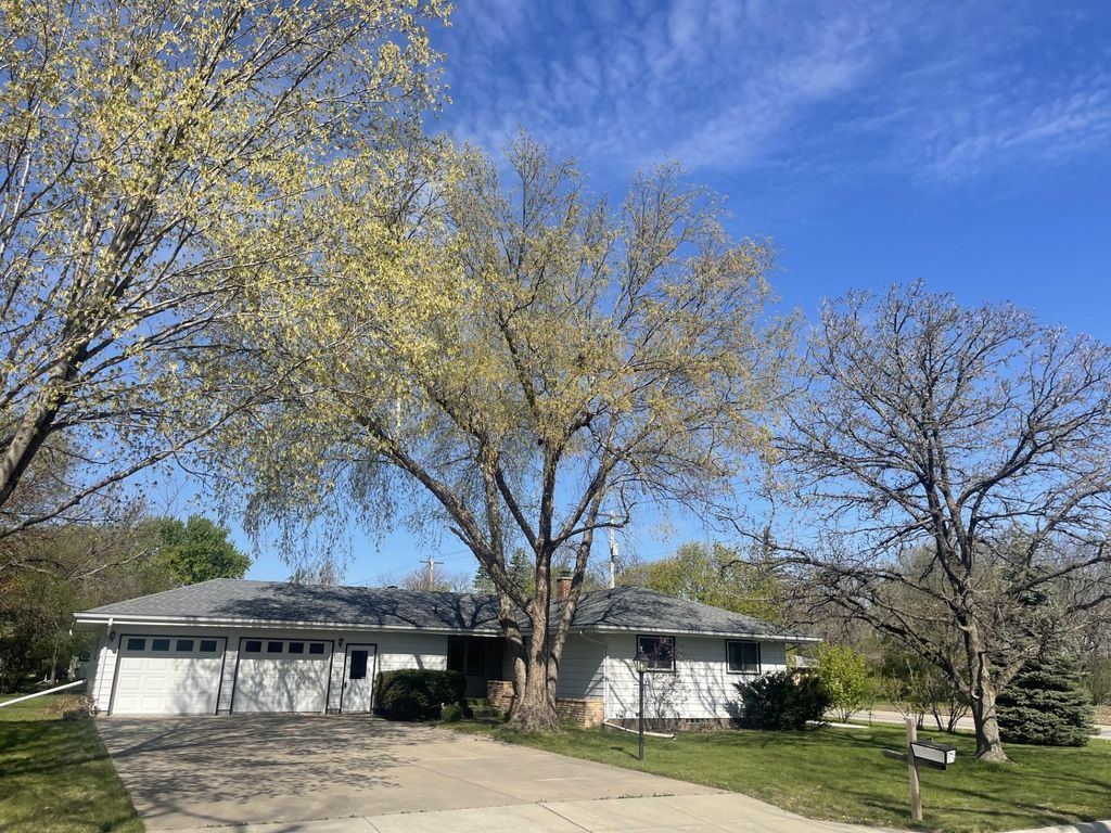 Photo of 775 2nd Street E, Tracy, MN 56175 (MLS # 7072670)
