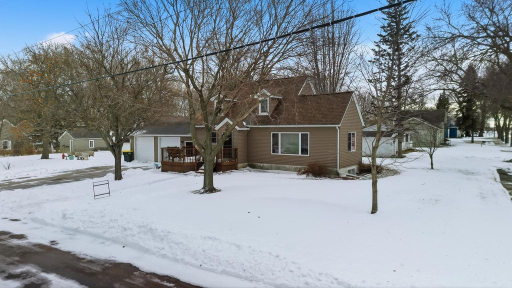 Photo of 702 9th Avenue S, Saint James, MN 56081 (MLS # 7003814)