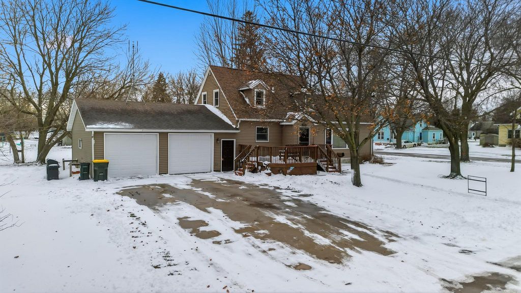 Photo of 702 9th Avenue S, Saint James, MN 56081 (MLS # 7003814)