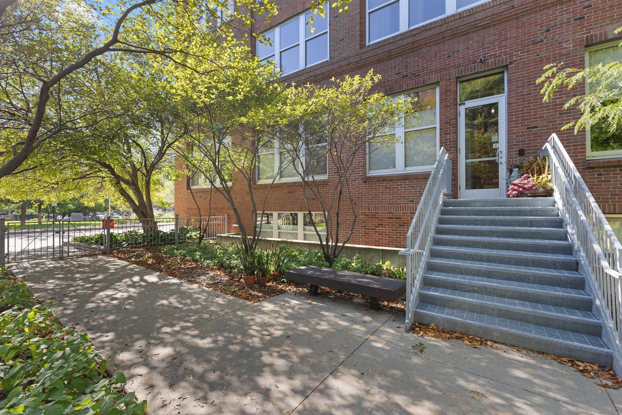 225 9th Street E 409