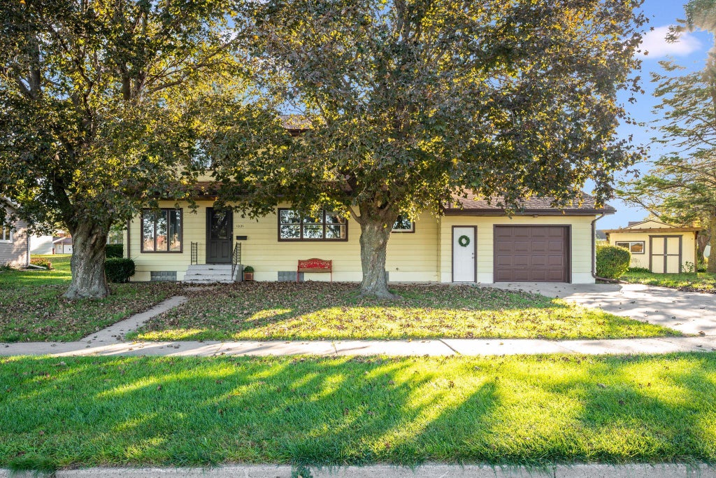 Photo of 1021 Highland Avenue, Fairmont, MN 56031 (MLS # 7161914)