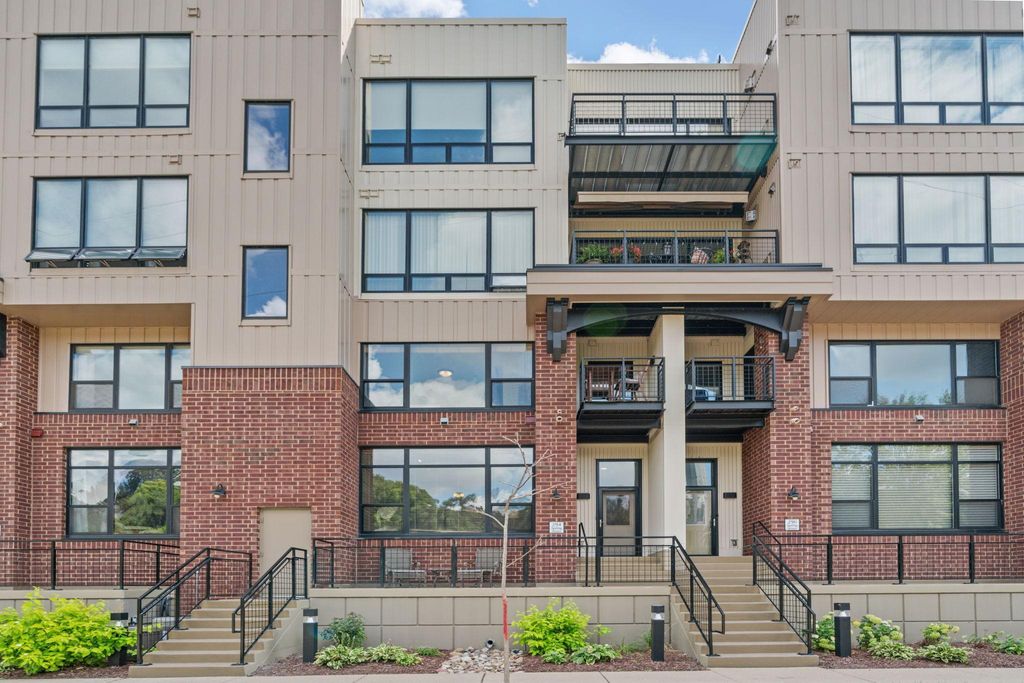 Photo of 294 Spring Street, Saint Paul, MN 55102 (MLS # 7024890)