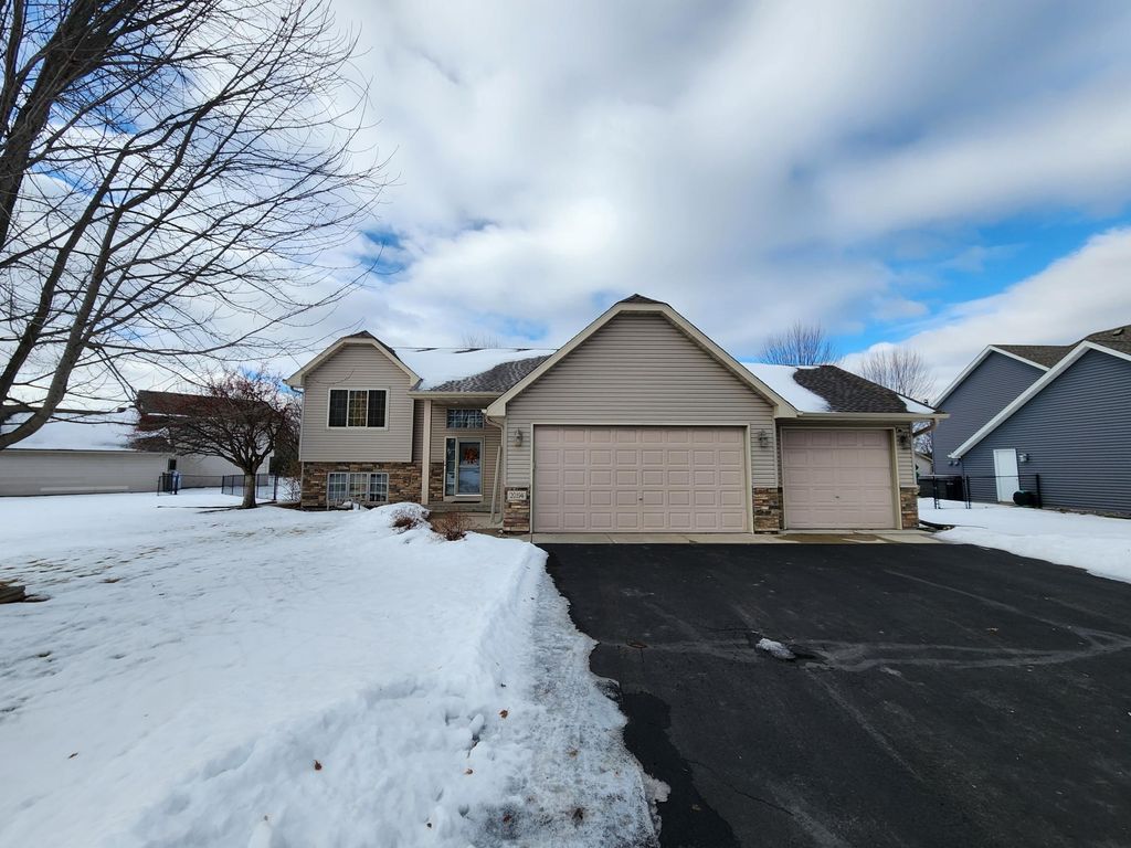 Photo of 20194 Farnham Avenue N, Forest Lake, MN 55025 (MLS # 7008749)