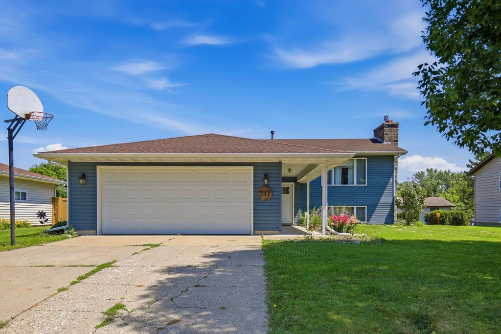 Photo of 717 Colonial Circle, Faribault, MN 55021 (MLS # 7100884)