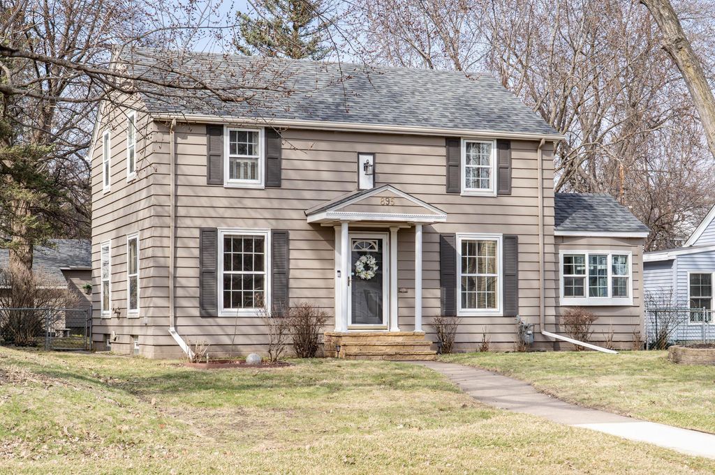 Photo of 895 Parkview Avenue, Saint Paul, MN 55117 (MLS # 7050133)