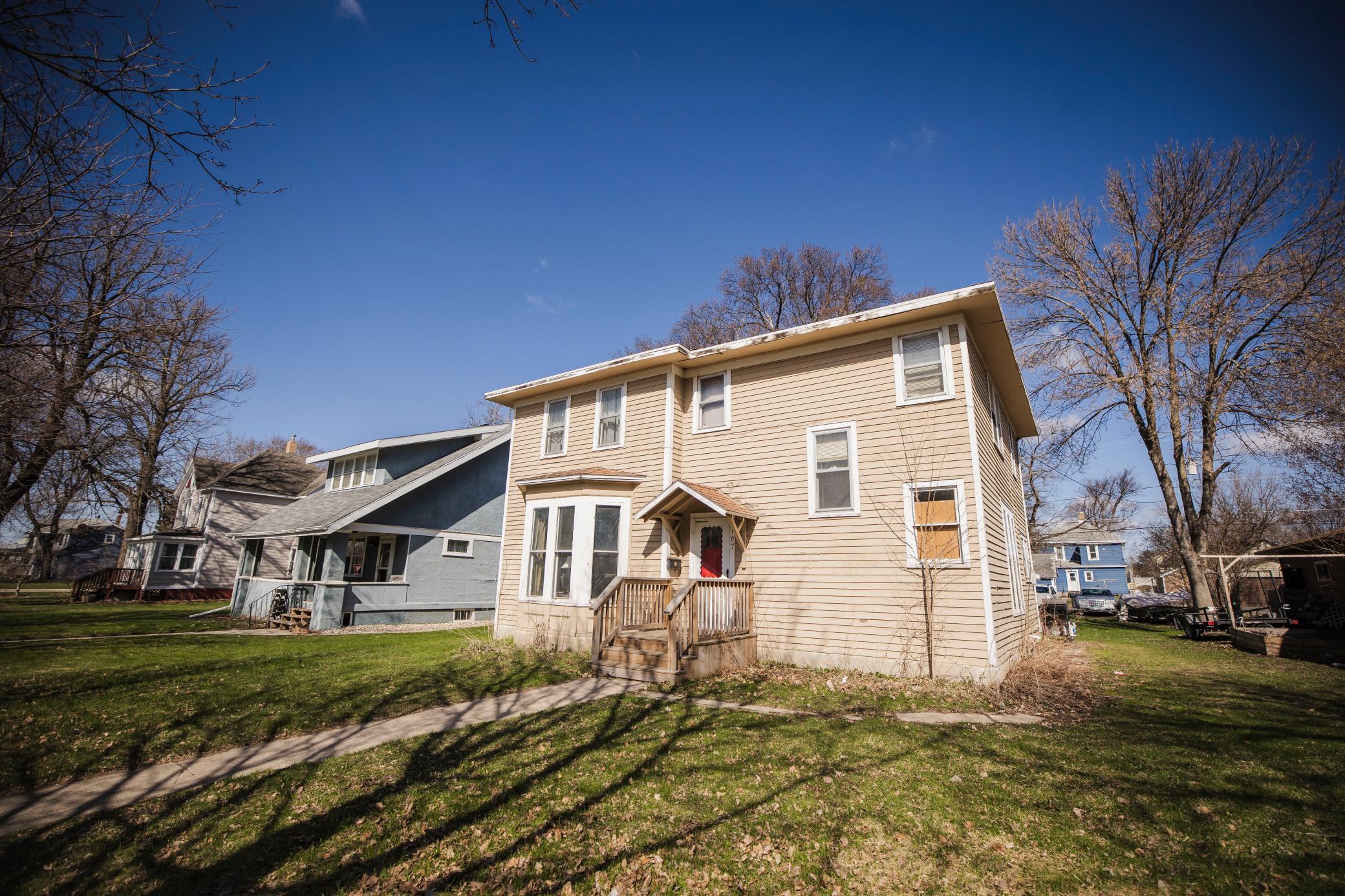 107 E 4th Street