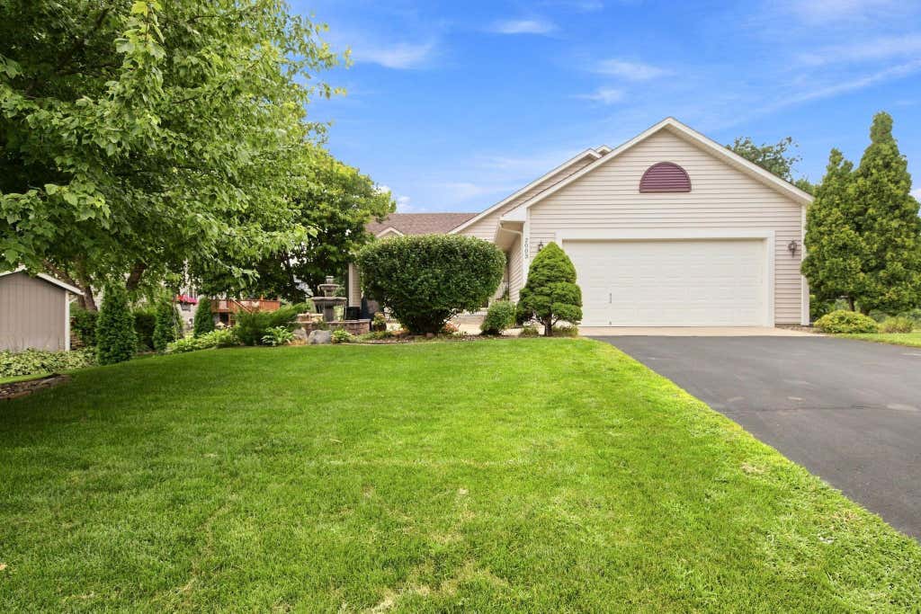 Photo of 2003 Ponds Way, Shakopee, MN 55379 (MLS # 7123889)