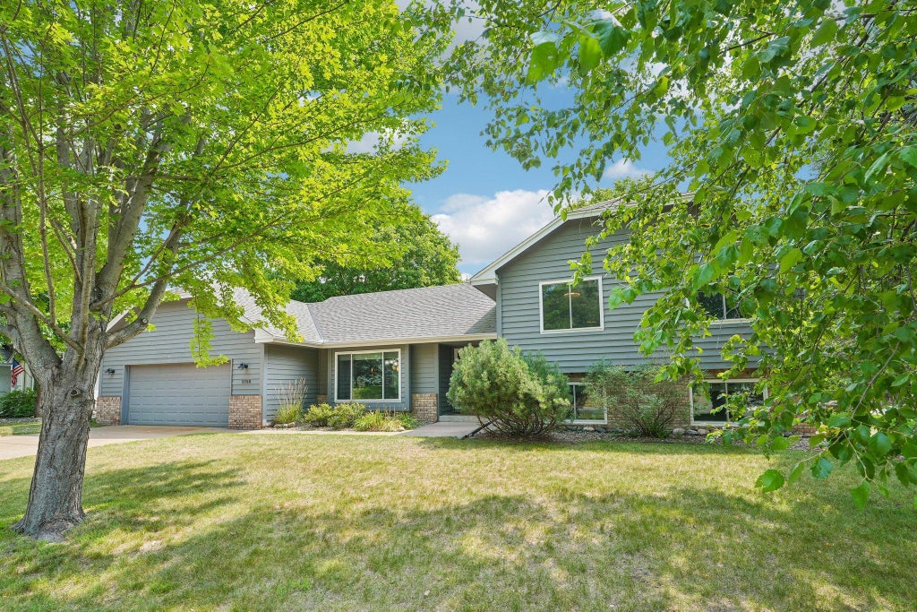 Photo of 5558 Chatsworth Street N, Shoreview, MN 55126 (MLS # 7120920)