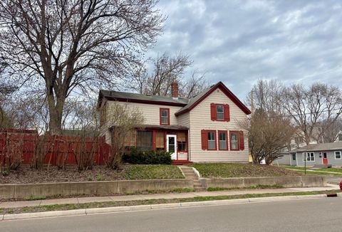 718 4th Street N Stillwater MN 55082