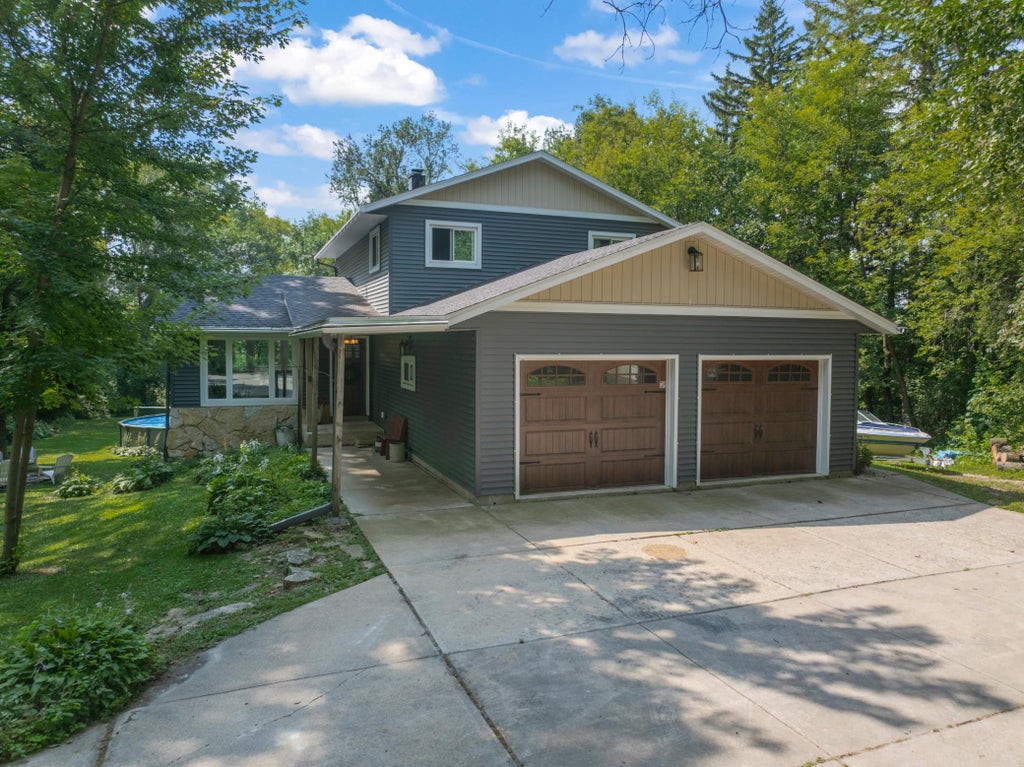 Photo of 6813 Woodbine Court SE, Rochester, MN 55904 (MLS # 7122514)
