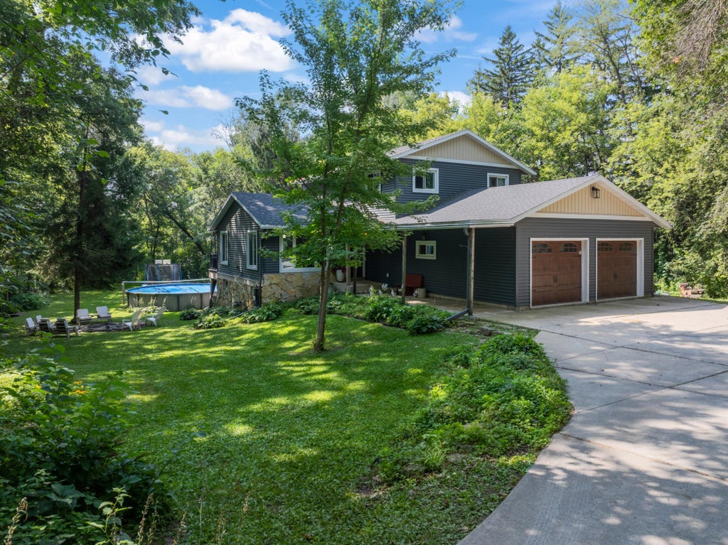 Photo of 6813 Woodbine Court SE, Rochester, MN 55904 (MLS # 7122514)
