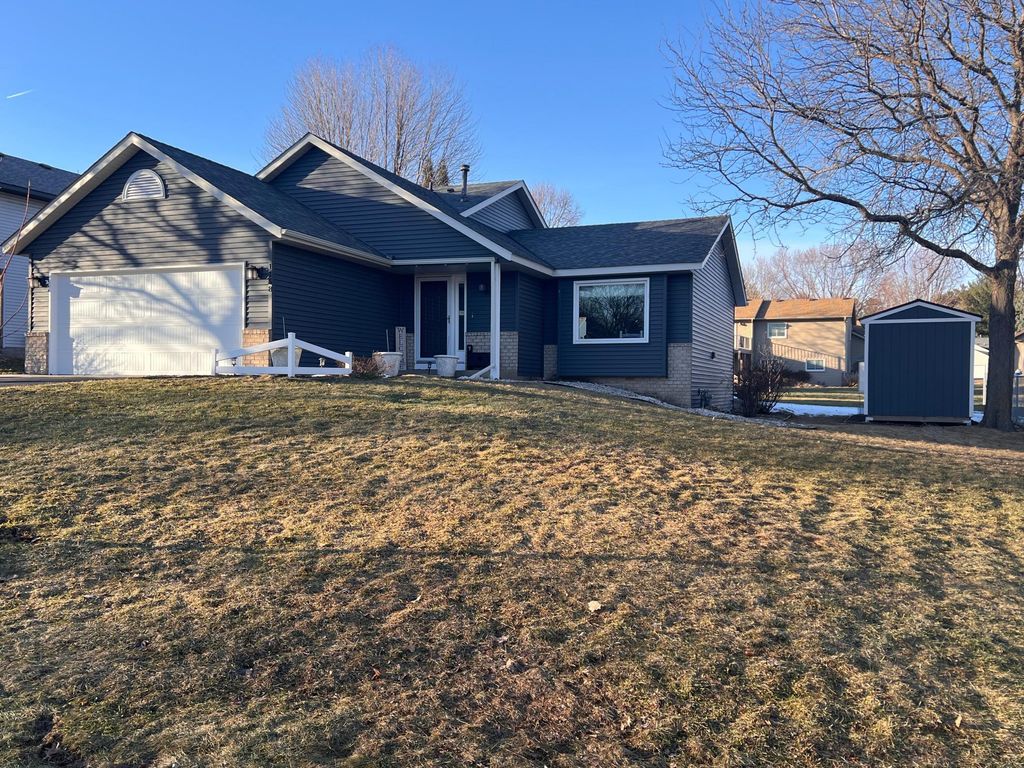 Photo of 1158 Sunrise Alcove, Woodbury, MN 55125 (MLS # 7028237)