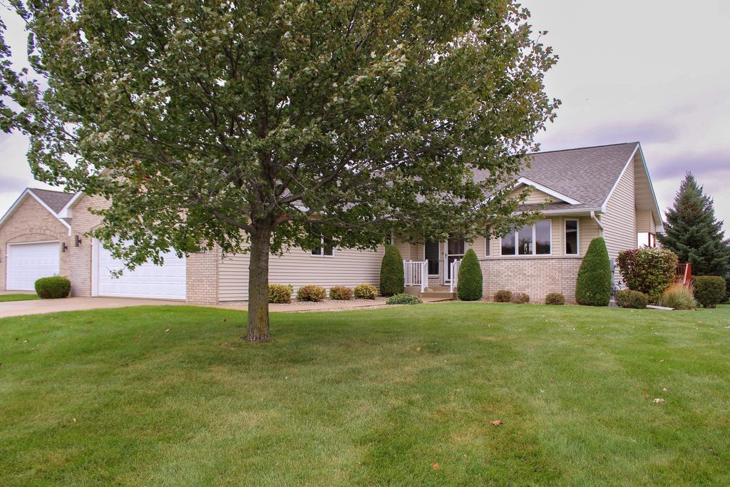Photo of 1803 14th Street SW, Austin, MN 55912 (MLS # 6808446)