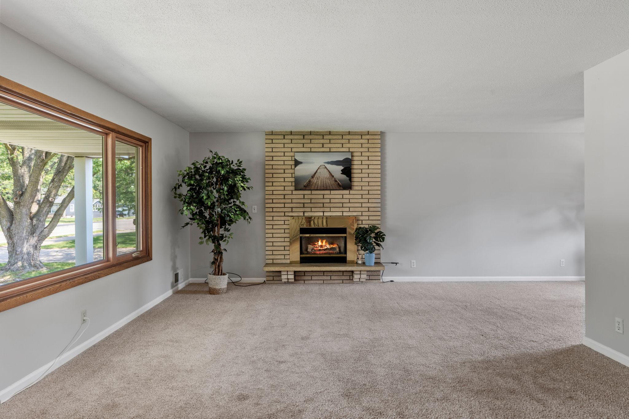 444 County Road B E