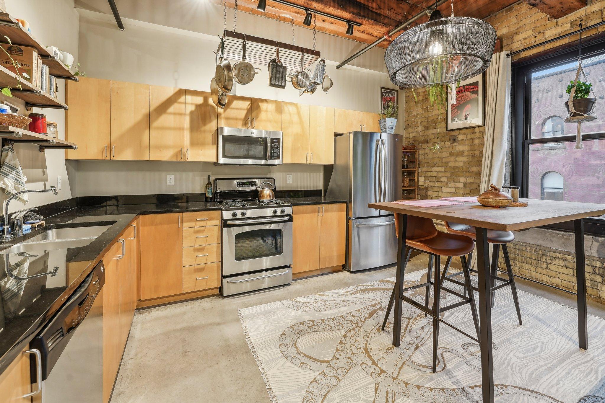 406 Wacouta Street 308