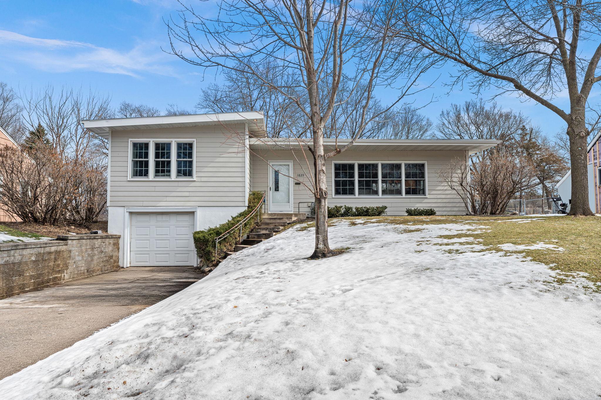 1829 Edgewood Avenue S