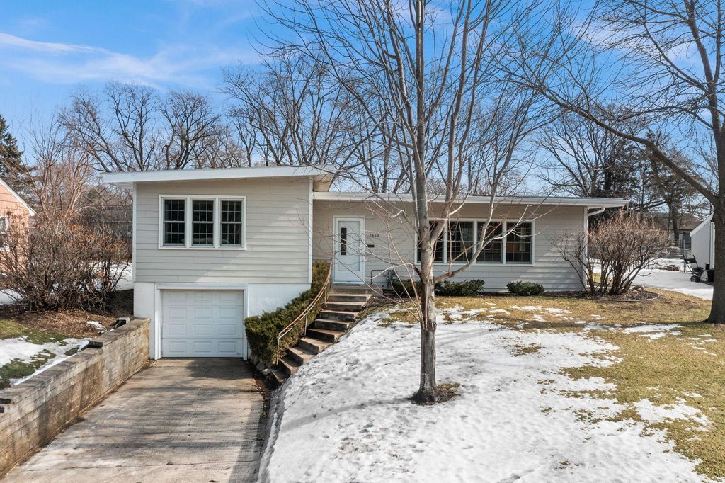 Photo of 1829 Edgewood Avenue S, Saint Louis Park, MN 55426 (MLS # 7029867)