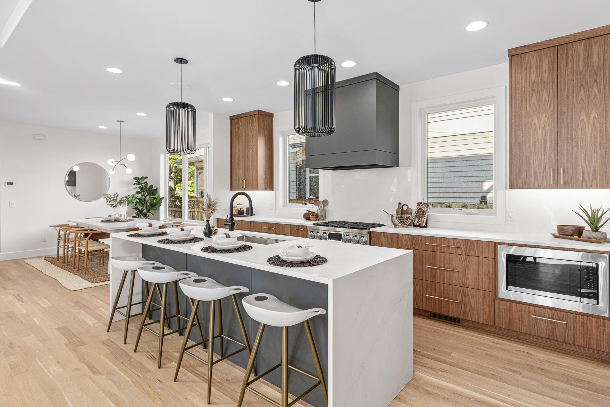 4425 Zenith Avenue S