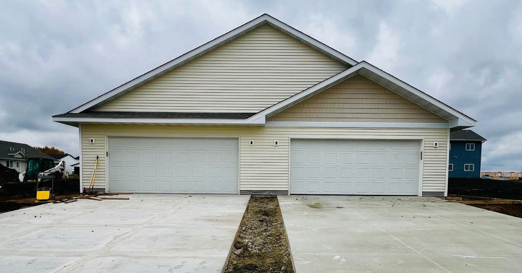 Photo of 3122 Noble Drive, Mankato, MN 56001 (MLS # 7015306)