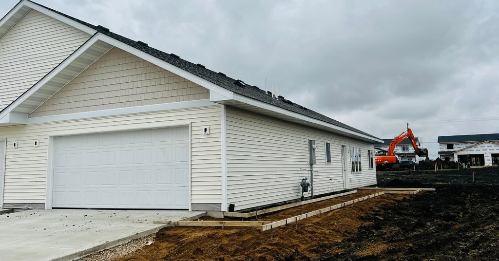 Photo of 3122 Noble Drive, Mankato, MN 56001 (MLS # 7015306)