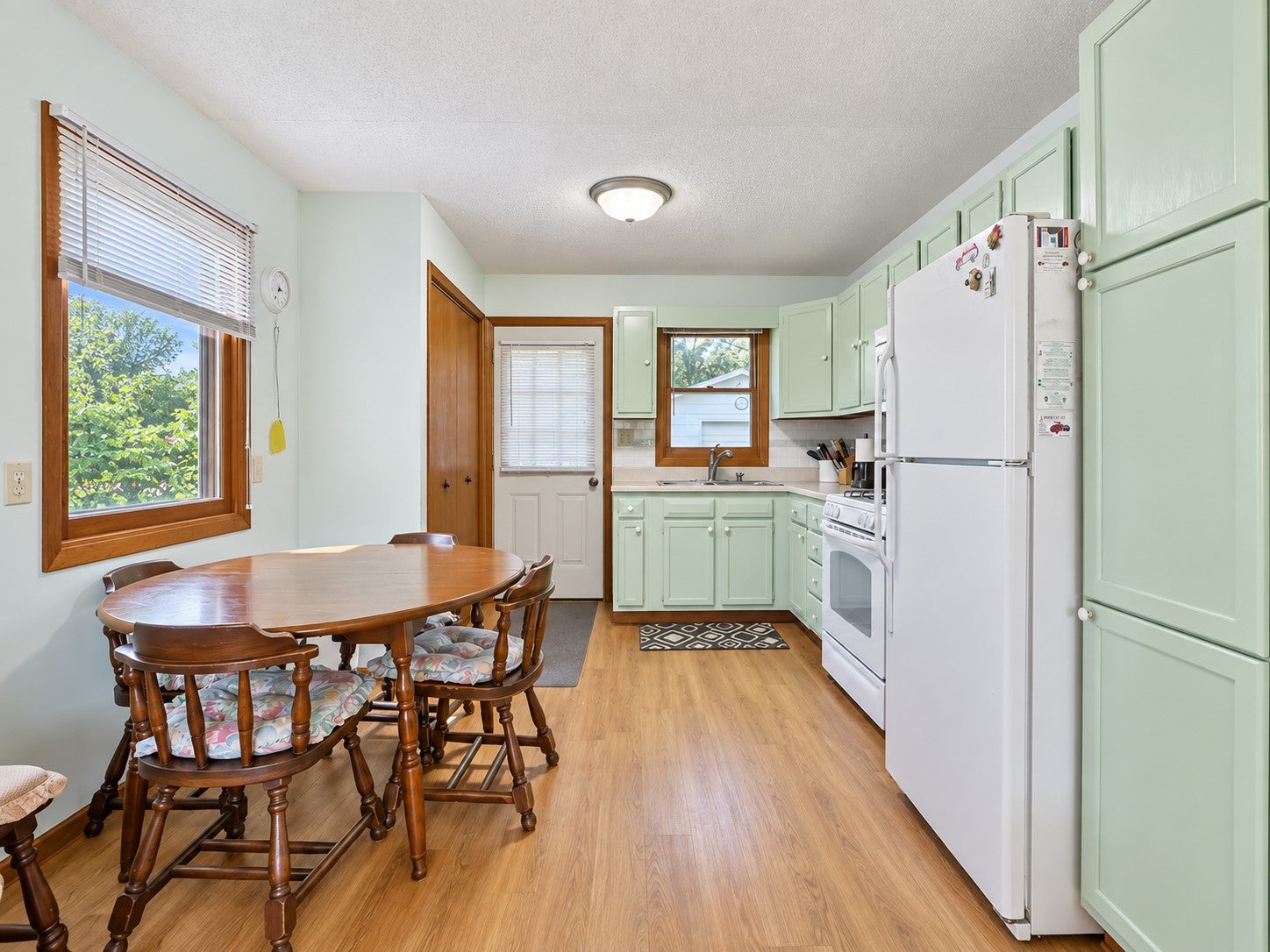 5528 Sibley Lake Road