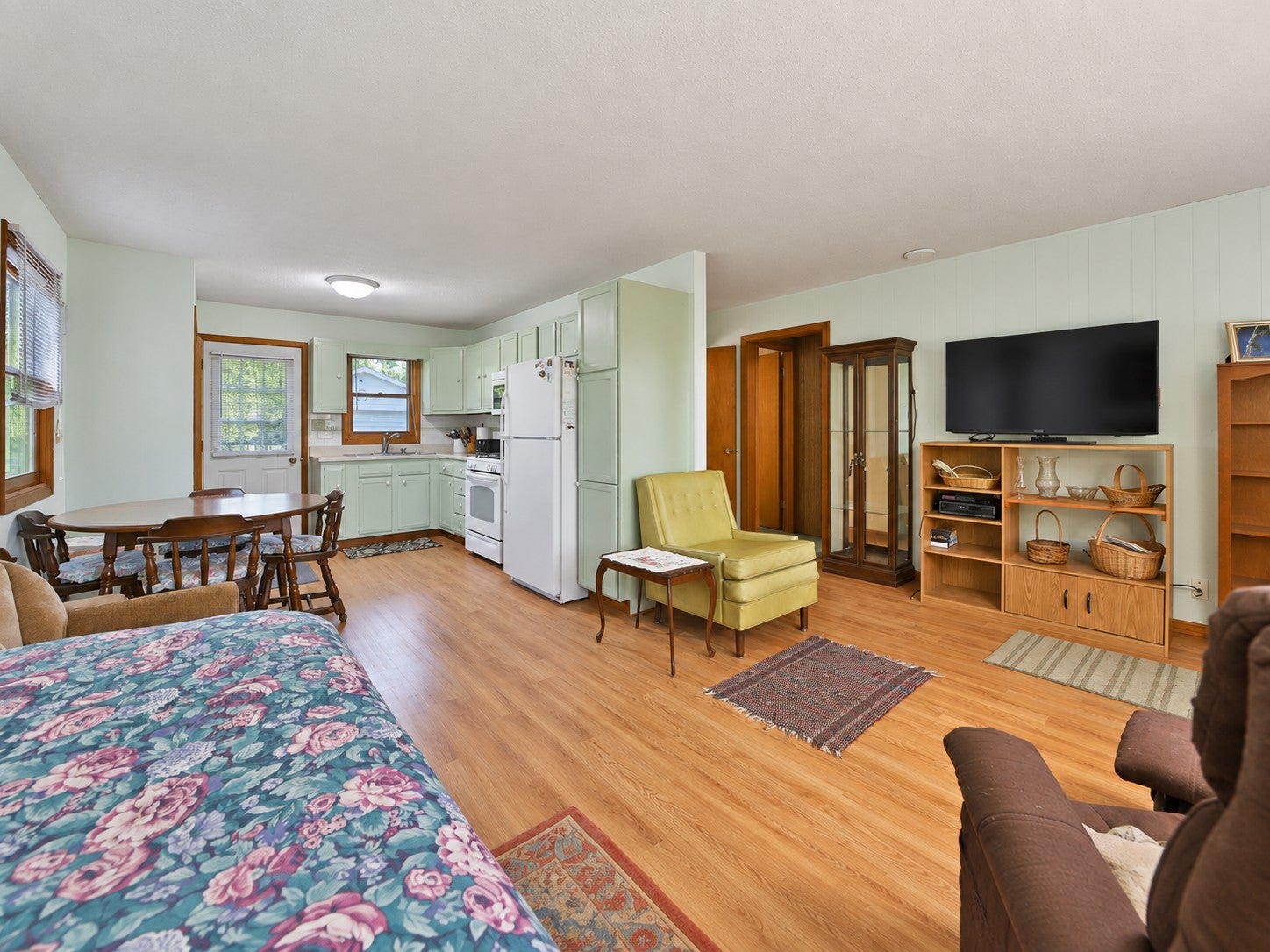 5528 Sibley Lake Road