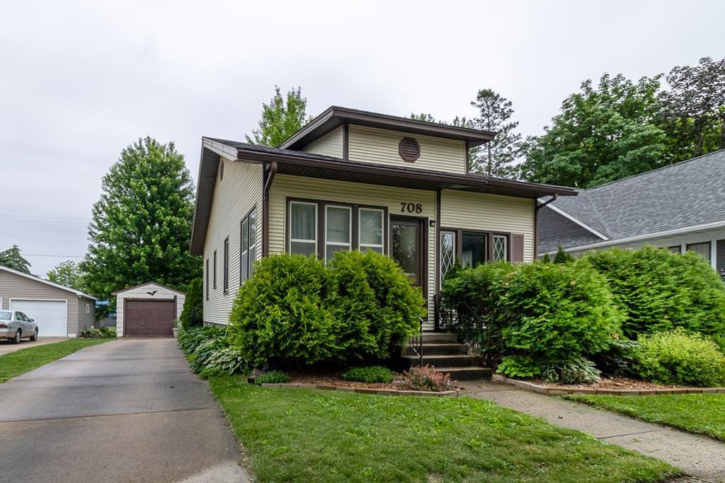 Photo of 708 Lyndale Street, North Mankato, MN 56003 (MLS # 7069674)
