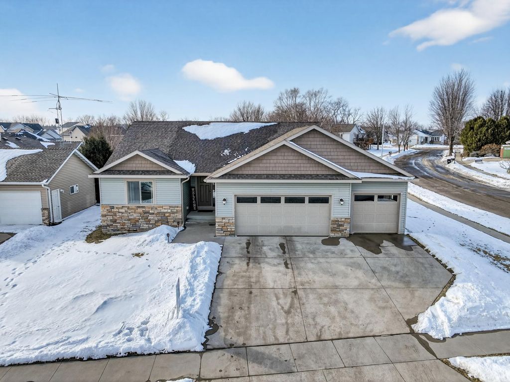 Photo of 481 Manor Garden Lane NW, Rochester, MN 55901 (MLS # 7013897)