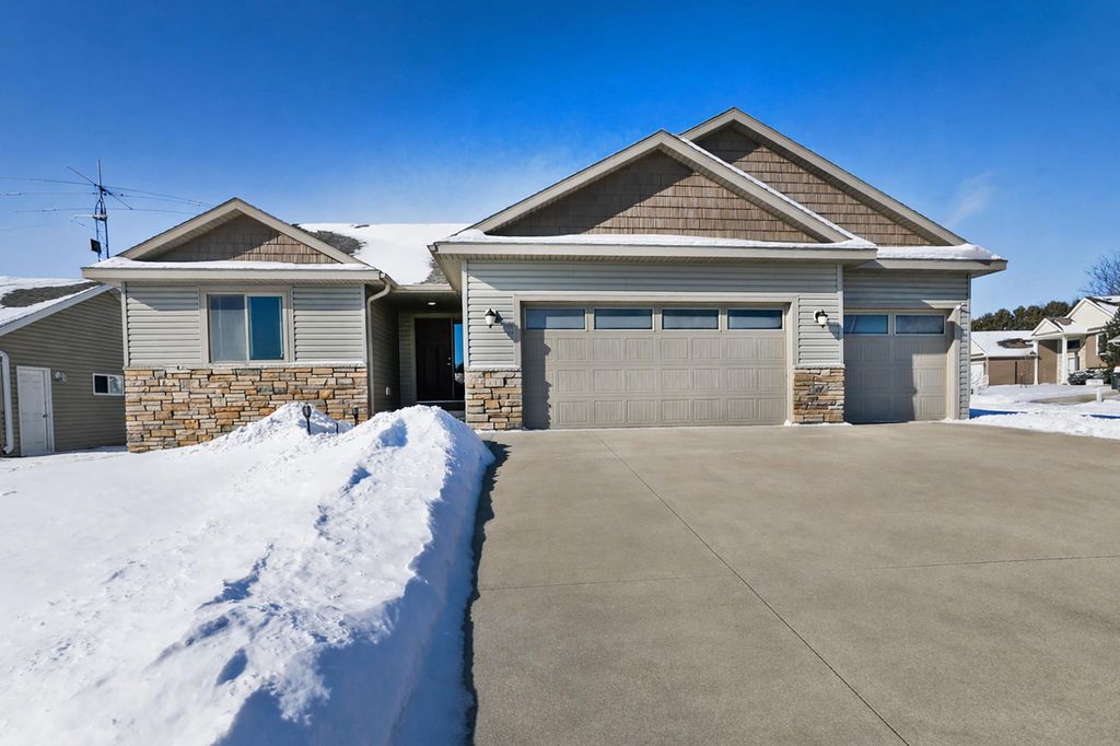 Photo of 481 Manor Garden Lane NW, Rochester, MN 55901 (MLS # 7013897)