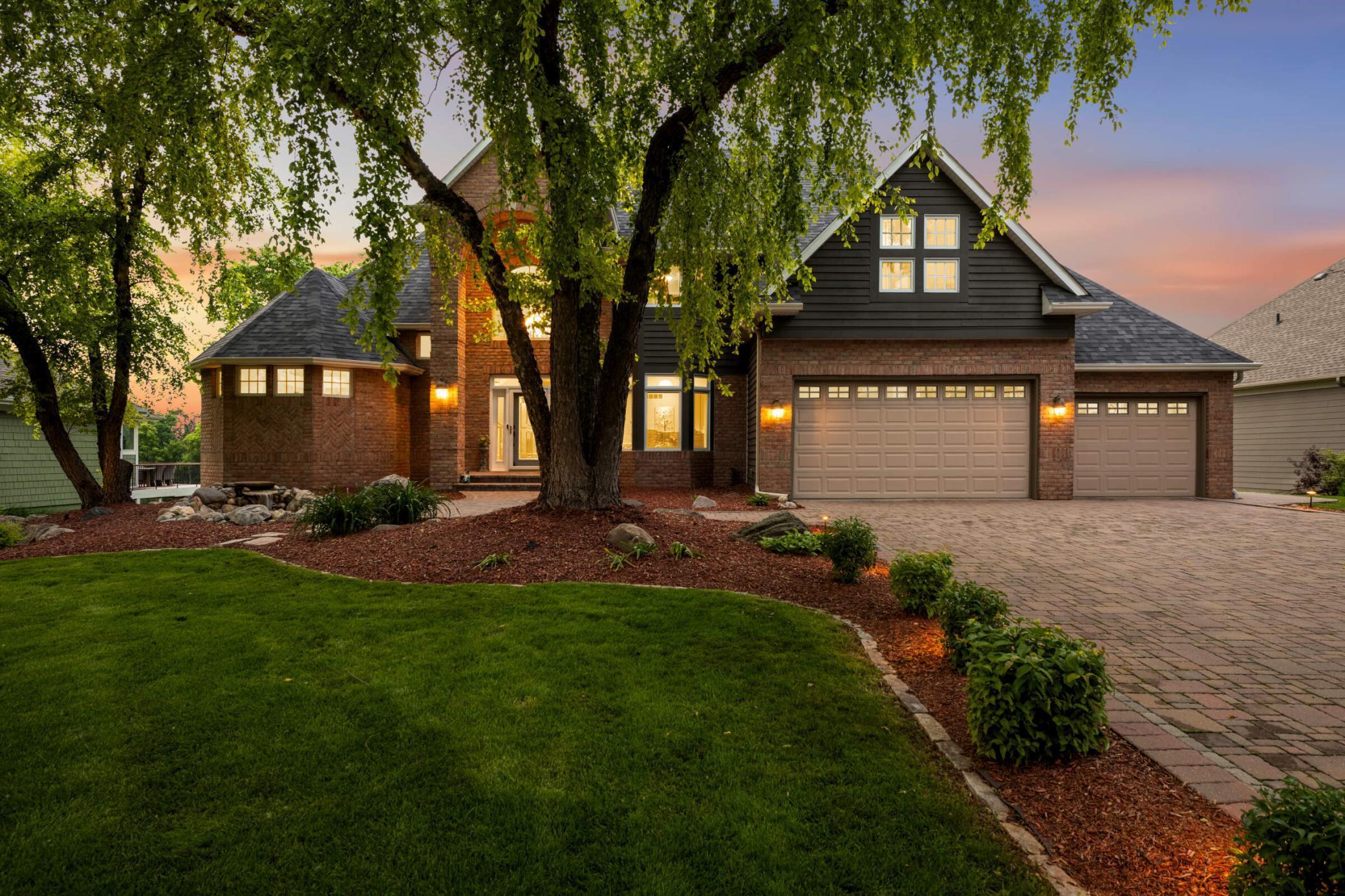 2896 Fox Trail NW