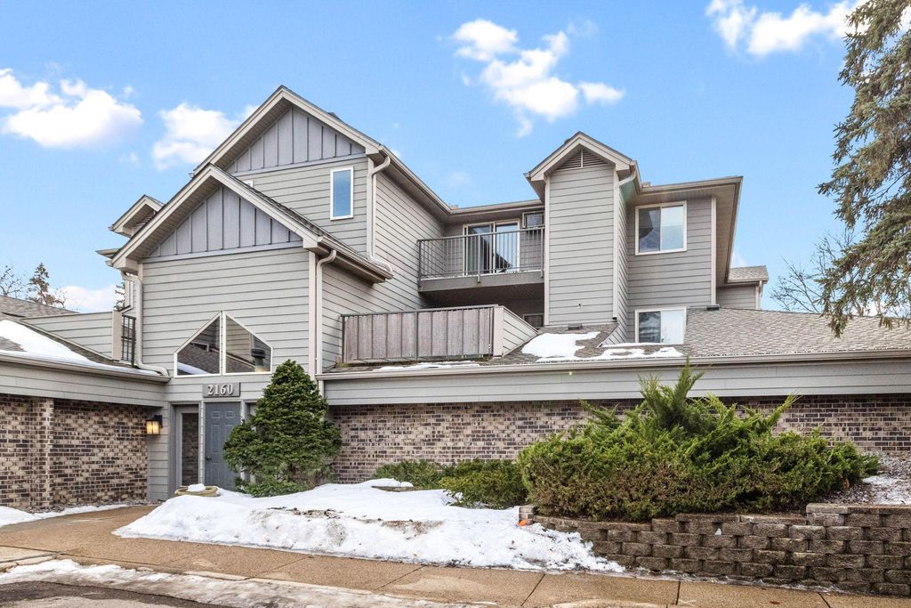 Photo of 2160 Ridge Drive #32, Saint Louis Park, MN 55416 (MLS # 7023372)