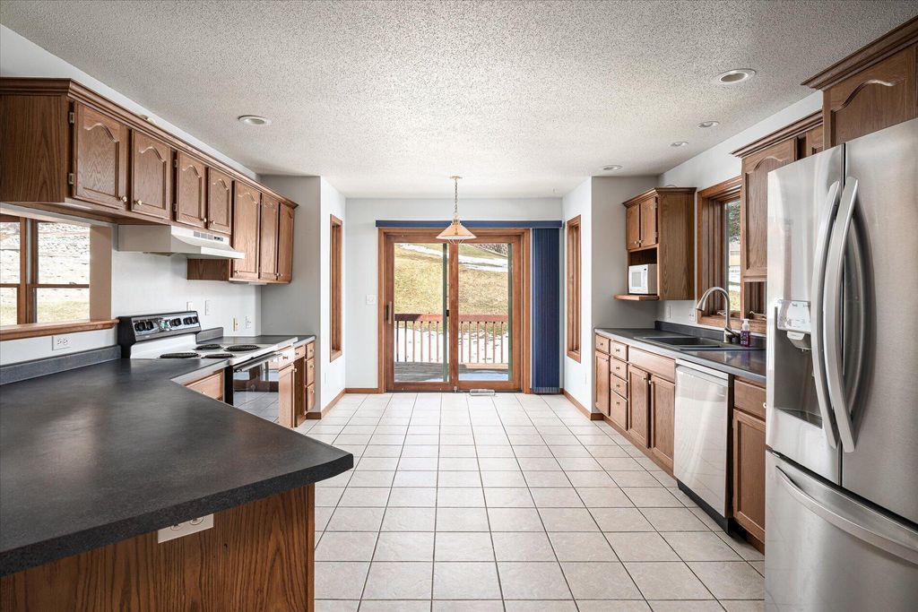 Photo of 348 Regent Drive, La Crescent, MN 55947 (MLS # 7032264)